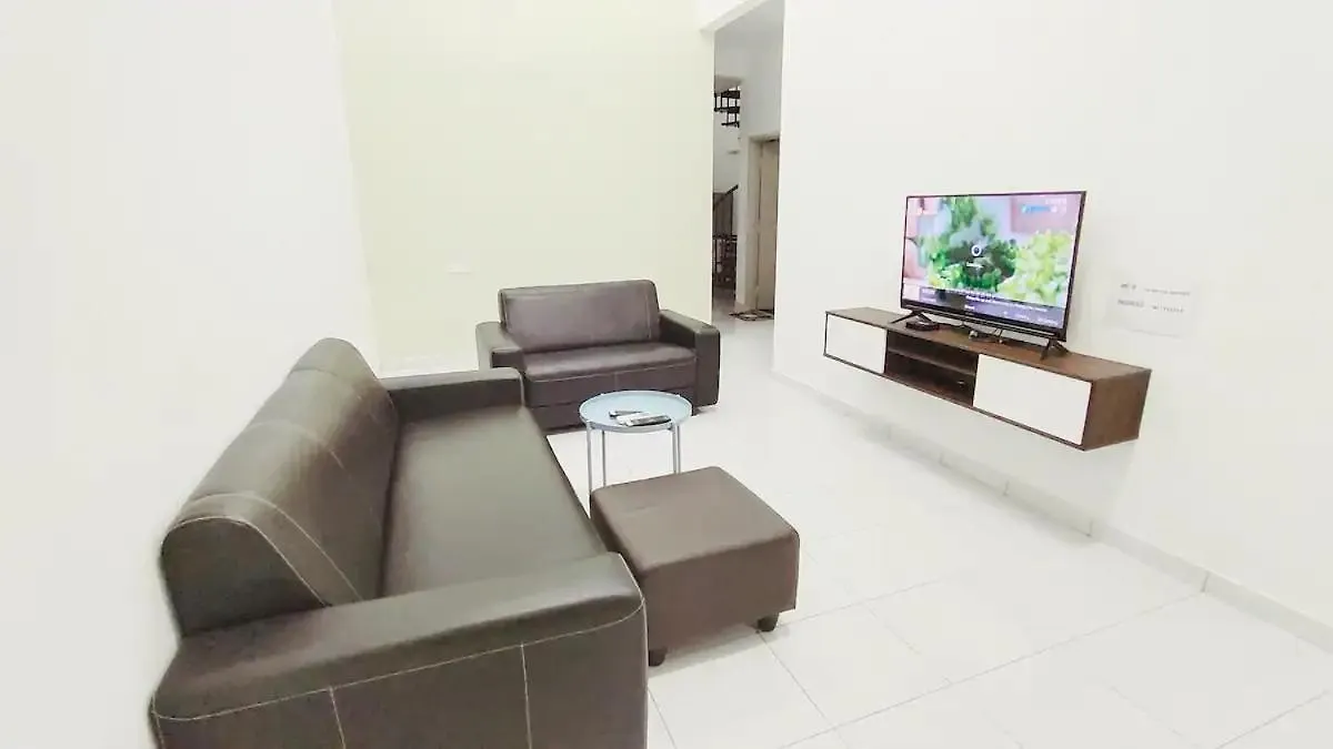 Area Indahpura Or Taman Bersatu Kulai 3-4Br Near Aeon Airport Jpo Villa