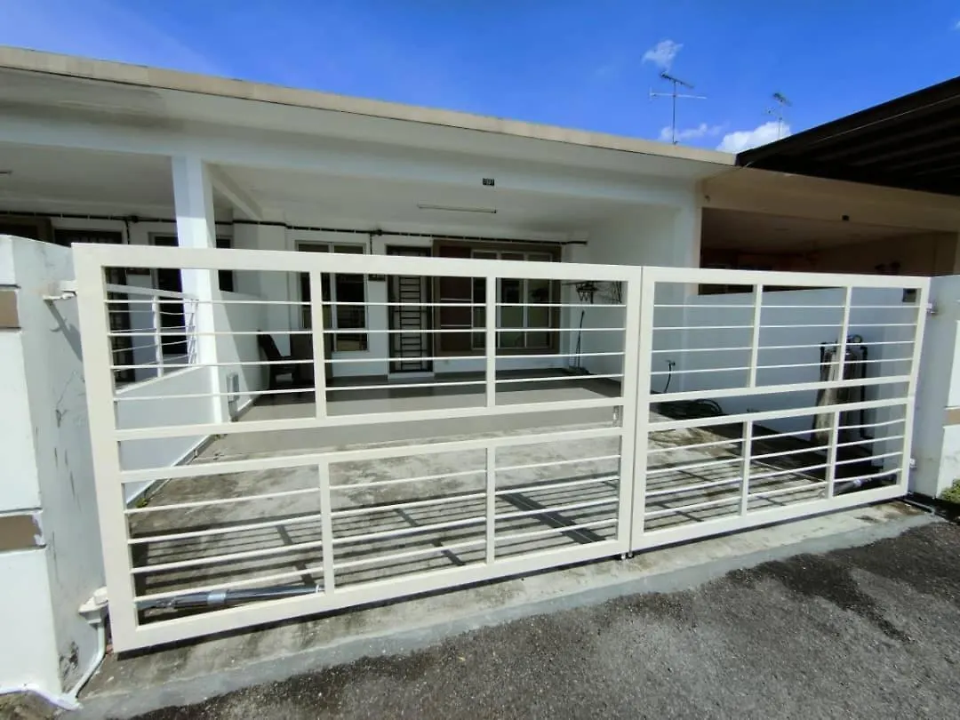 Area Indahpura Or Taman Bersatu Kulai 3-4Br Near Aeon Airport Jpo Villa